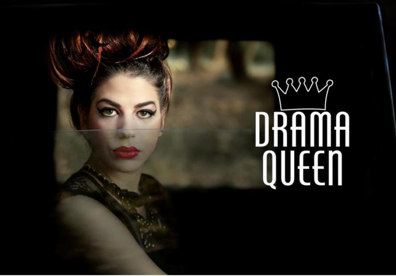 Клип drama queen юля. Фотография драма Квин. Драма Квин. Королева драмы. Drama Queen.