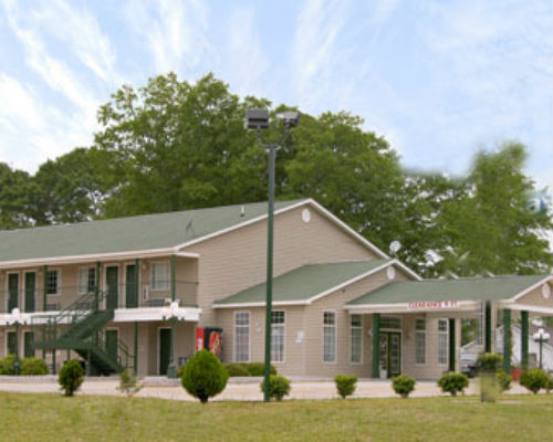 Enjoy Your Stay At Affordable Pine Mountain Maingate Hotel Near