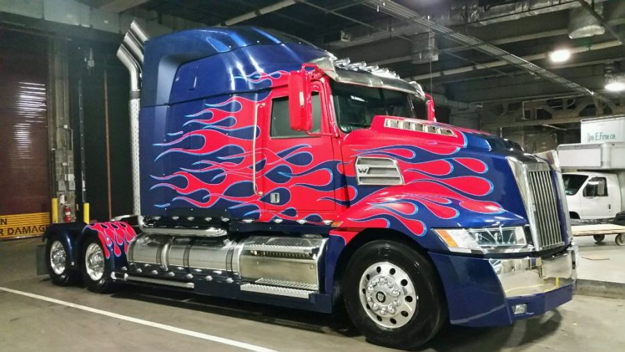 Тягач Western Star 5700 Optimus Prime