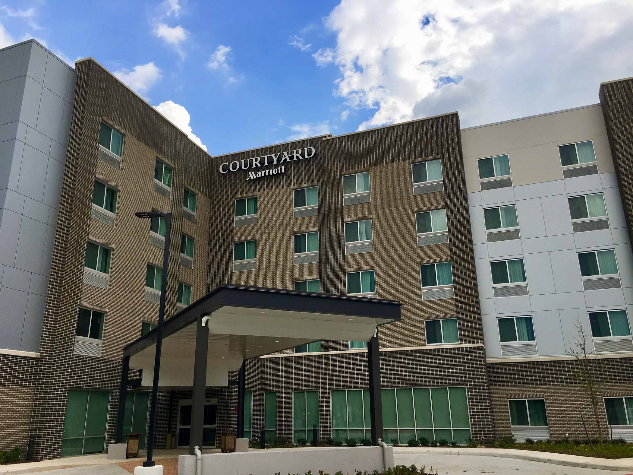 Courtyard Marriott Houston Sugar Land Lake Pointe  Texas Opens