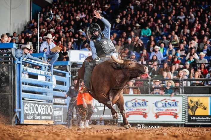 Tyler Bingham Hangs On to win Casa Ford Tuff Hedeman Bull Riding ...