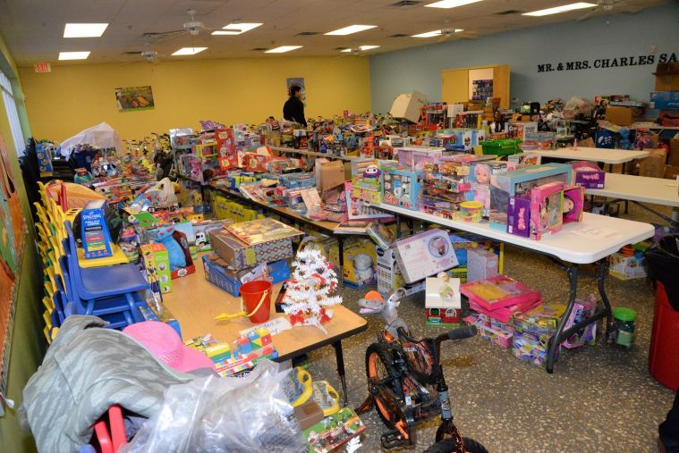 Guadalupe Center distributes presents for 900 Immokalee children ...