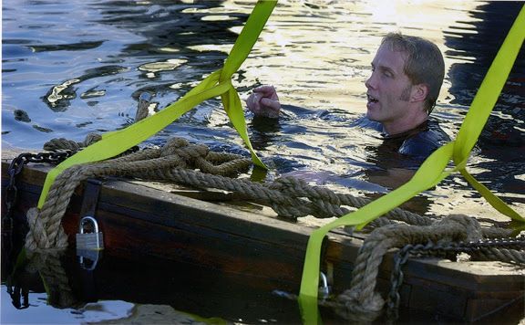 Michael Griffin escapes Houdini's box in the ocean